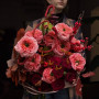 Розкішний фактурний букет з півонієвидними трояндами «Загадкові корали»