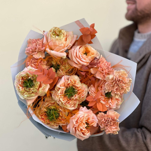 Bouquet with Melon X-Pression peony roses «Tangerine Souffle»