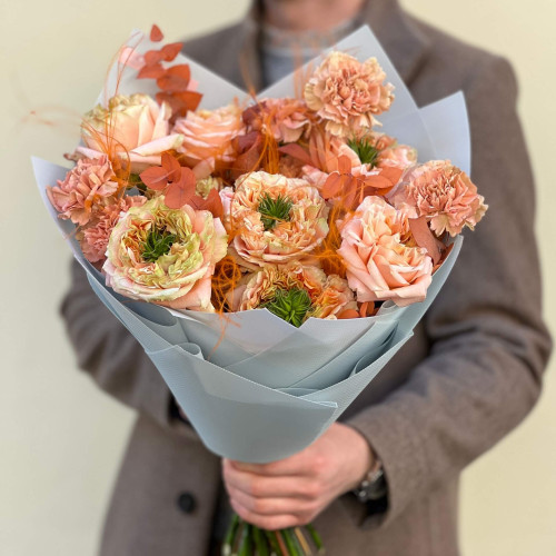 Bouquet with Melon X-Pression peony roses «Tangerine Souffle»