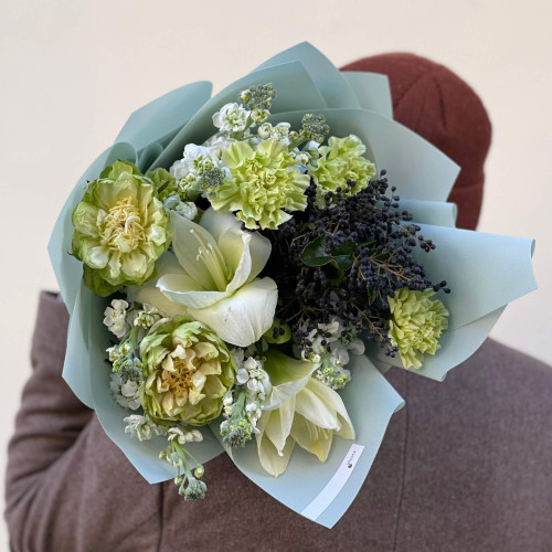 Цікавий букет у лаймових відтінках «Зимовий мохіто»