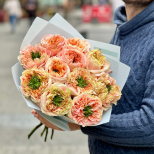 11 роз сорта Melon X-Pression у букеті «Сочная дыня»