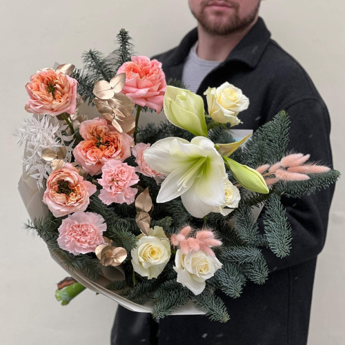 Ніжний зимовий букет з амарилісом «Перший сніг»