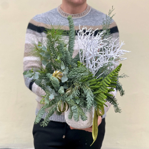 Зимова композиція із міксу хвої з натуральним декором «Лаймовий вечір»