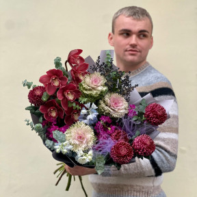 Розкішний букет в насичених кольорах з цимбідіумом «Зимова Екзотика»