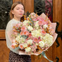 Luxurious bouquet in peach shades with premium Juliet roses «Delicate Clafoutis»
