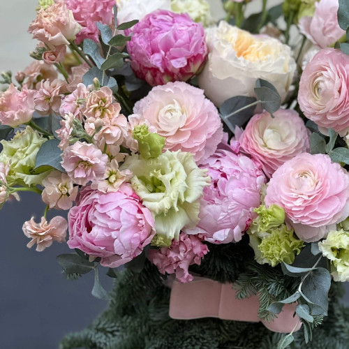 Розкішний зимовий сніп з нобілісом «Пастельний сон»