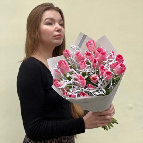 25 класичних тюльпанів у букеті «Солодкий сніг»