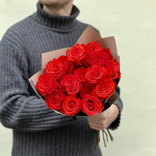 15 троянд сорту Nina у букеті «Яскрава силянка»