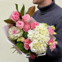 Ніжний букет з гортензією та брасікою «Делікатний сюрприз»