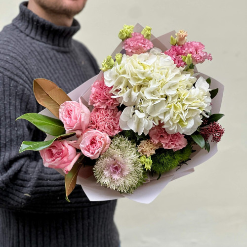 Ніжний букет з гортензією та брасікою «Делікатний сюрприз»