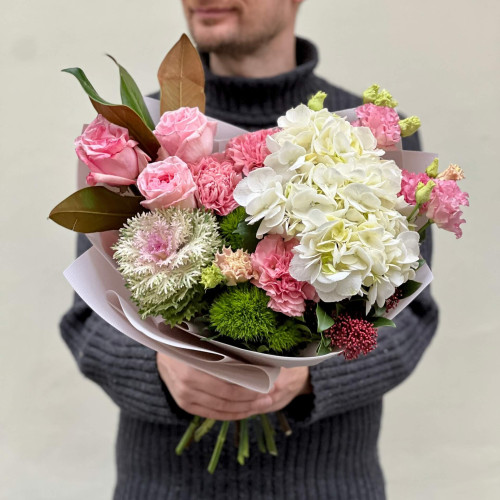 Ніжний букет з гортензією та брасікою «Делікатний сюрприз»