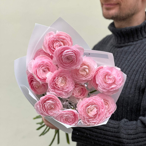 15 рожевих ароматних ранункулюсів Clooney Favola і берк у букеті «Мереживо ніжності»