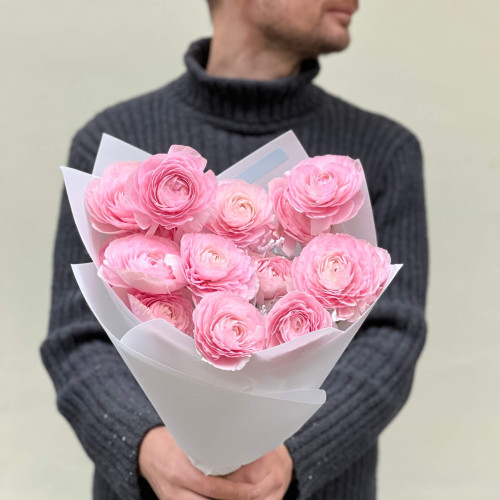 15 рожевих ароматних ранункулюсів Clooney Favola і берк у букеті «Мереживо ніжності»