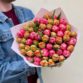 55 піоновидних тюльпанів сортів Columbus та Orange Princess у букеті «Весняна принцеса»