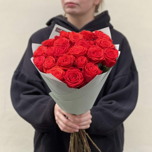 21 троянда сорту Nina у букеті «Делікатна Елегантність»