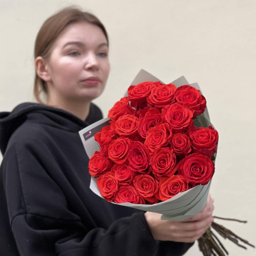 21 троянда сорту Nina у букеті «Делікатна Елегантність»