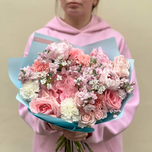 Ніжний букет з півоніями «Заквітчана Ганнуся»