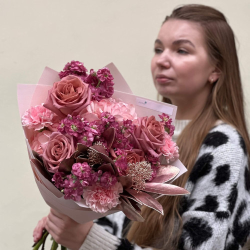 Powdery bouquet with Barista roses «Annichka's Tenderness»