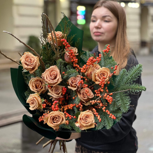 Cozy bouquet with Toffee caramel roses "Gingerbread Cake»