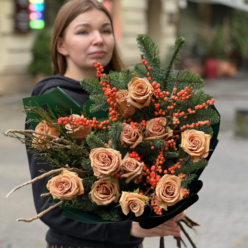 Cozy bouquet with Toffee caramel roses "Gingerbread Cake»