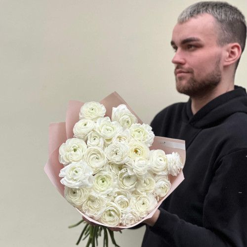 27 білих ранункулюсів Blanco у букеті «Ніжна заметіль»
