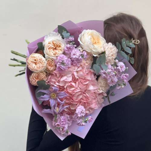 Світлий букет у пастельних відтінках «Барви ніжності»