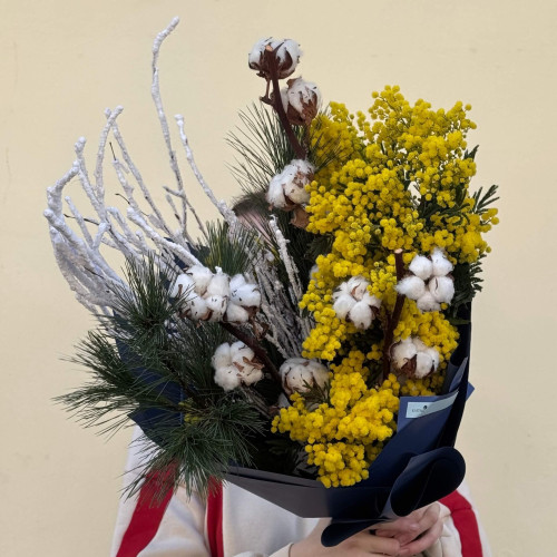 Fragrant winter bouquet with mimosa «Spring in Silver»