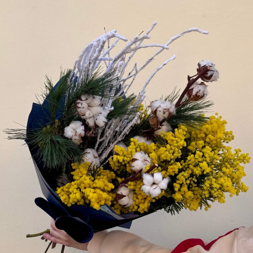 Fragrant winter bouquet with mimosa «Spring in Silver»