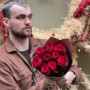 9 червоних троянд Rhodos у букеті «Прояв любові»