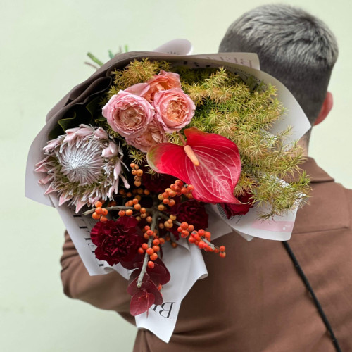 Цікавий букет з екзотичною протеєю «Незвичайна Юлія»