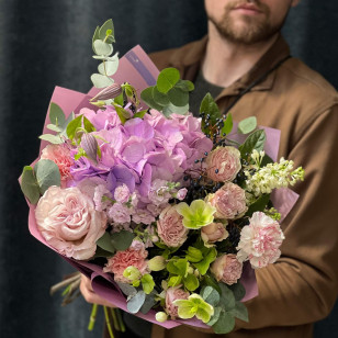 Ніжний ароматний букет «Весняна Юлія»