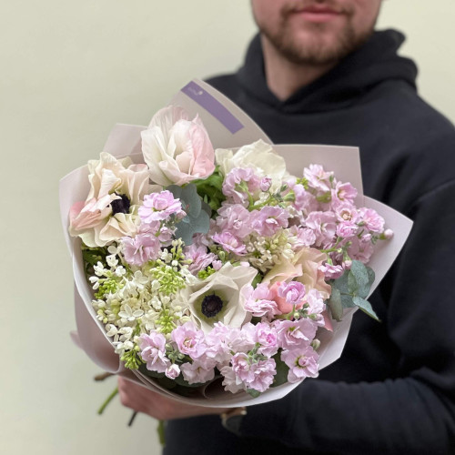 Тендітний букет з анемонами «Ніжність Анастасії»