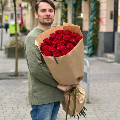 19 троянд Explorer у букеті «Розкішна класика»