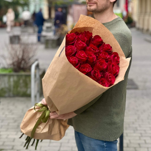 19 троянд Explorer у букеті «Розкішна класика»