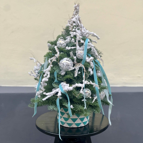 Святкова ялиночка у ніжних кольорах з дизайнерськими іграшками «Різдвяний Кутюр»