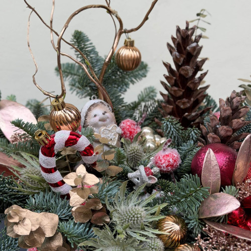 Мила різдвяна композиція у кошику «Лісові друзі»