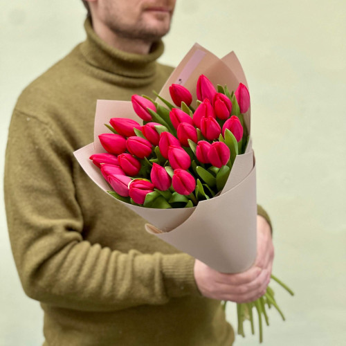 25 класичних тюльпанів у букеті «Чиста форма»