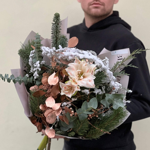 Winter bouquet with delicate amaryllis «Enchanted Evening»