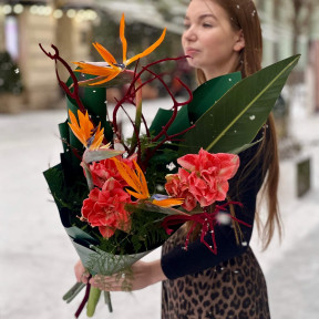 Екзотичний букет зі стреліцією «Різдво в тропіках»