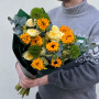 Яскравий букет з соняшниками «Сонячне привітання»