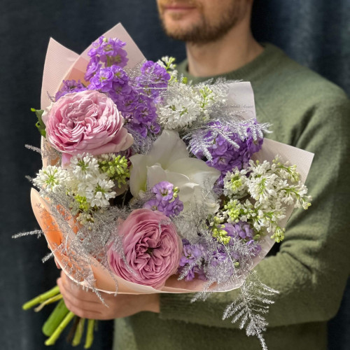 Ніжний букет з тендітним бузком «Лілове натхнення»