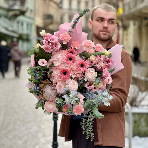 Luxurious bouquet with protea and gerberas «Aphrodite's Constellation»