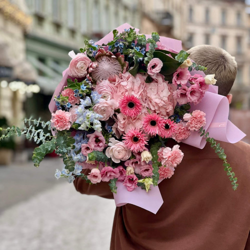 Luxurious bouquet with protea and gerberas «Aphrodite's Constellation»