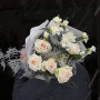 Білий ароматний букет з півонієвидними трояндами White O'Hara «Сніжність»