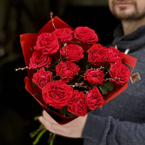 5 гілок яскравої кущової півонієвидної троянди Bella Linda Brick у букеті «Полум'яне мереживо»