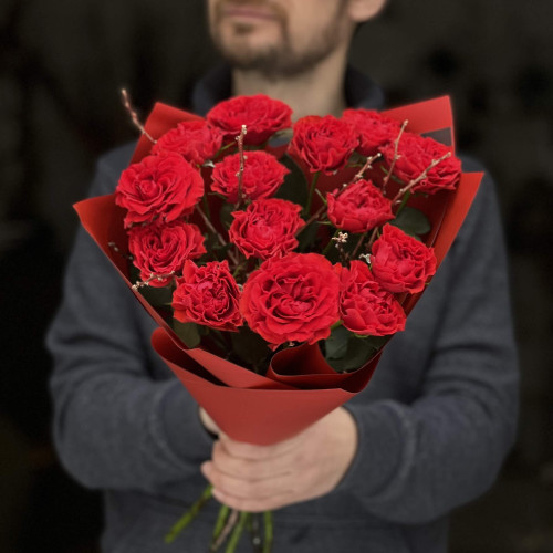 5 гілок яскравої кущової півонієвидної троянди Bella Linda Brick у букеті «Полум'яне мереживо»