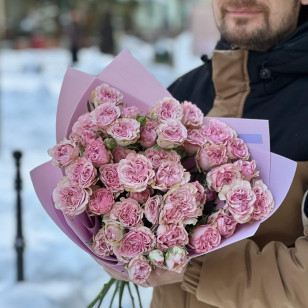 9 гілок кущової півонієвидної троянди Baby Flow у букеті «Рожеві хвильки»