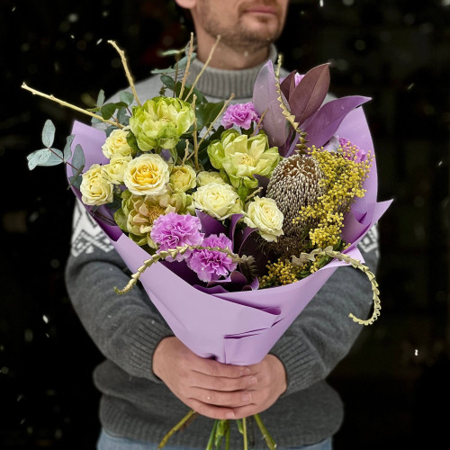 Необычный букет с банксией и розой Veggie «Неординарная Татьяна»