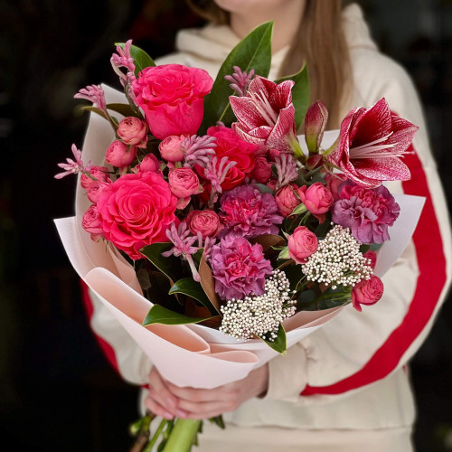 Яскравий букет з амарилісом «Неймовірна фуксія»