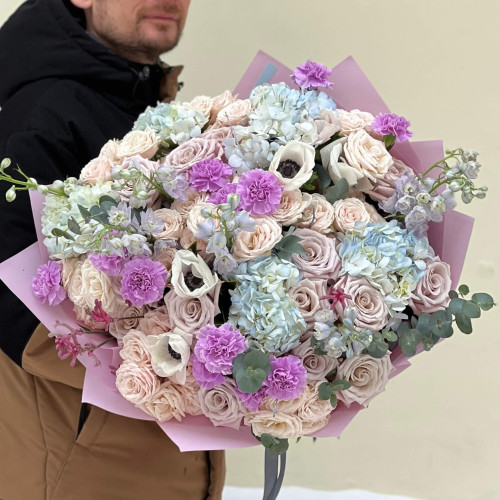 Voluminous luxurious bouquet in lilac and blue shades «Lavender Planet»